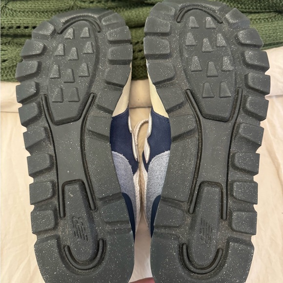 New Balance Blue and Cream Sneakers - Picture 4 of 4